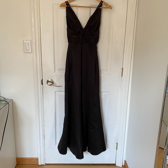 Black formal dress - Picture 2 of 5